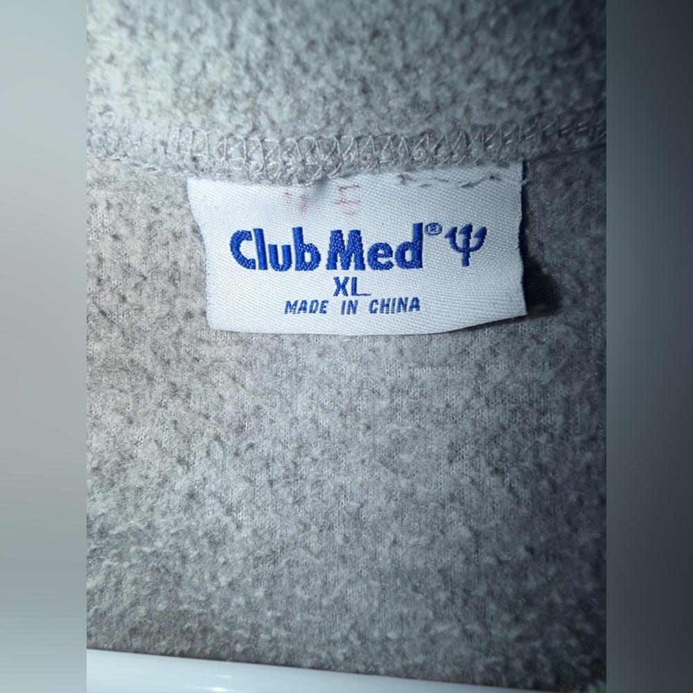Vintage 90s Club Med "Since 1950"
Embroidered Fleece Crewneck - XL Gray - Picture 4 of 8